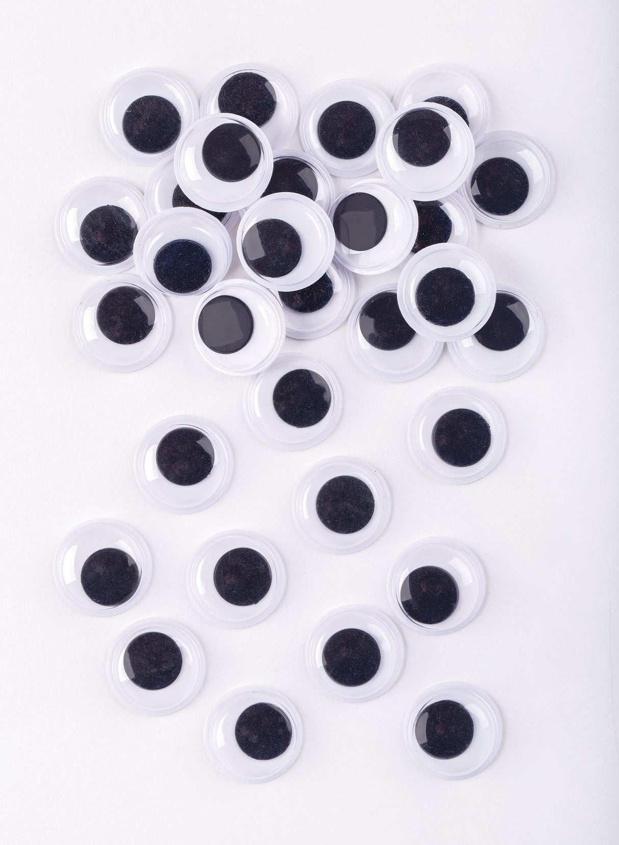Black & White Joggle Eyes - Set of 400 - Educational Vantage